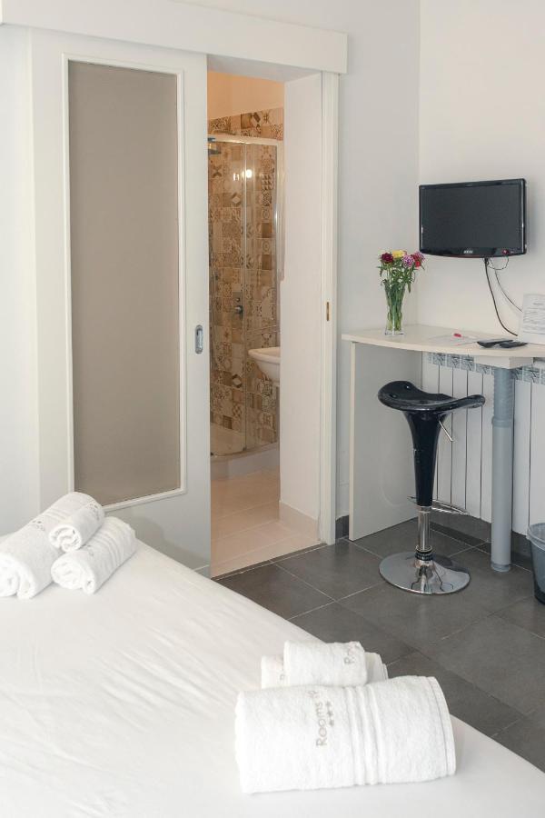 Rooms 19 - Rooms And Breakfast Palermo Esterno foto